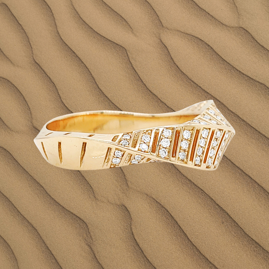 14K Gold Diamond Feather Ring: Elegant Anniversary Jewelry