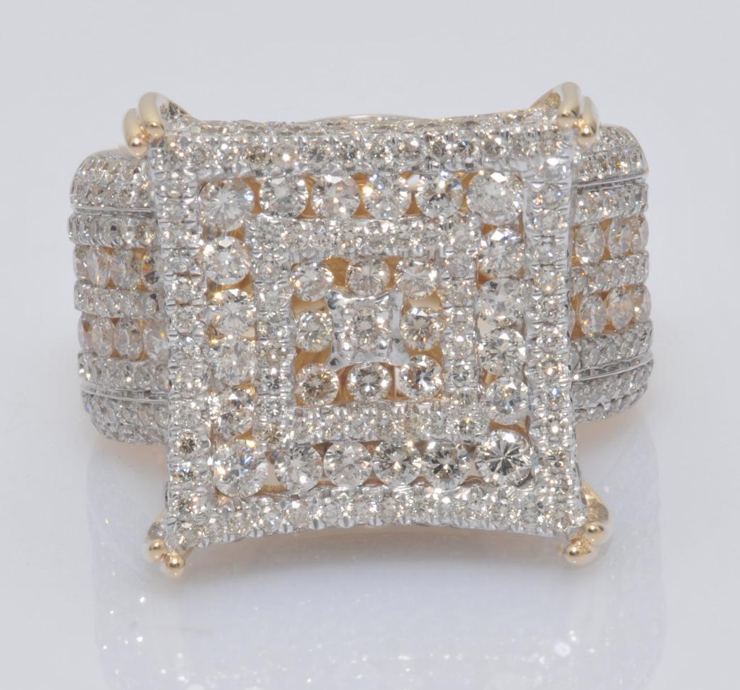 11659R Ring With Diamond