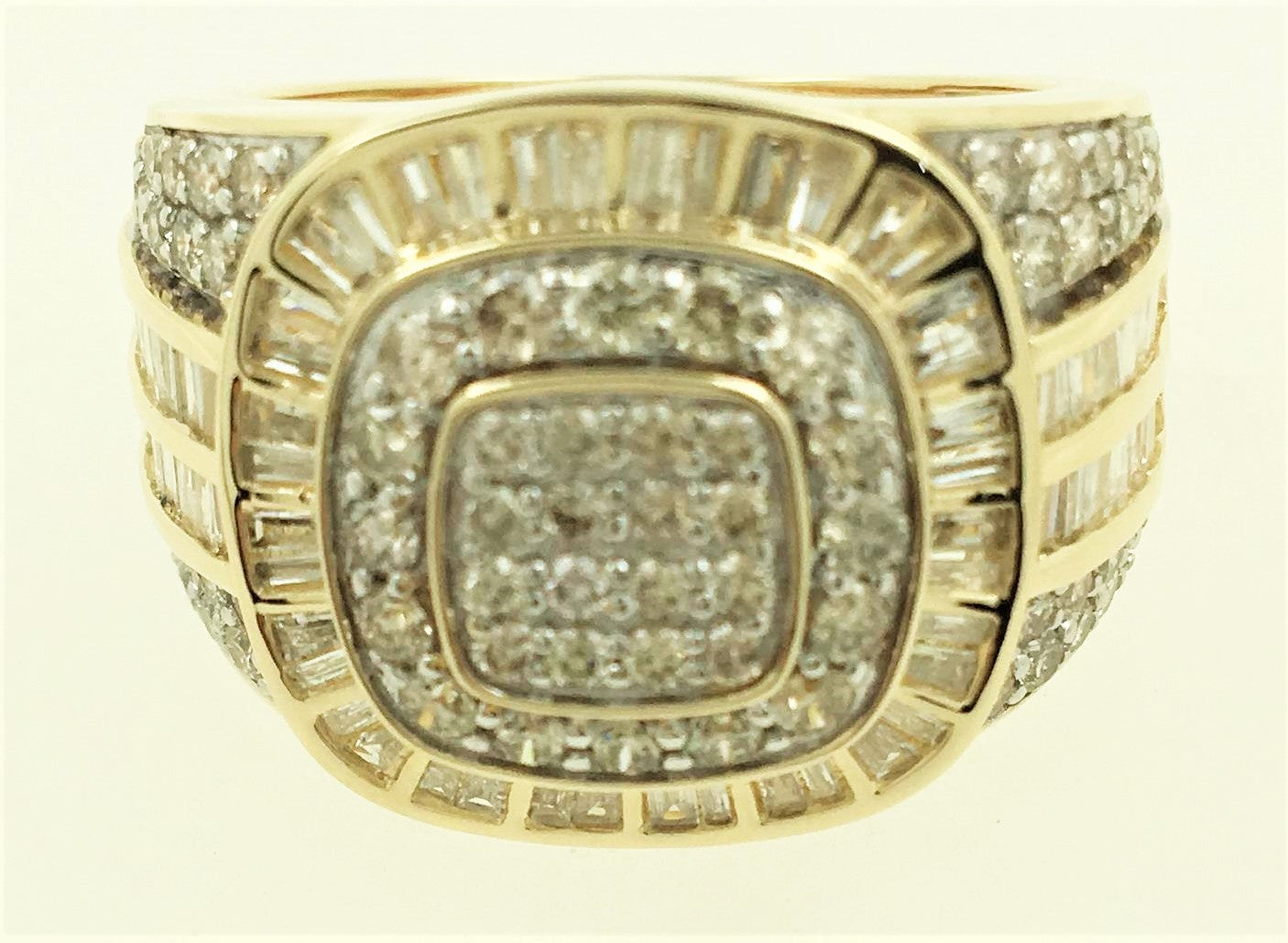 17032R Ring With Diamond